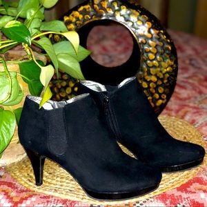 Bandolino Black Ankle Booties